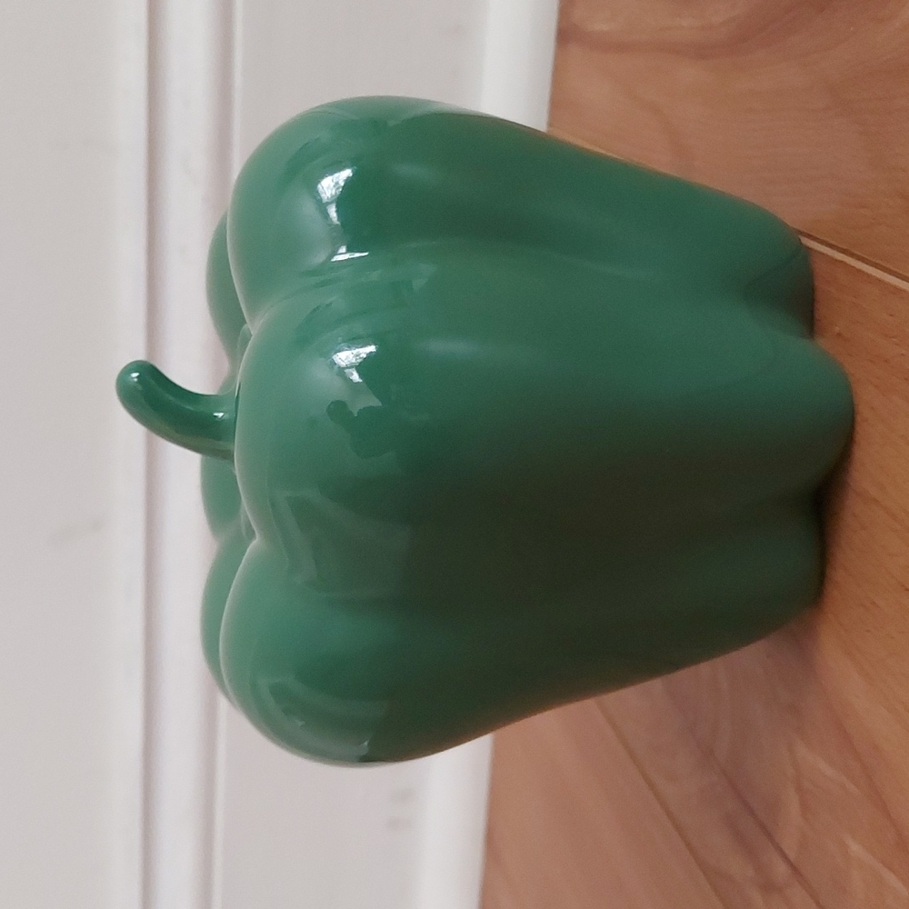 Porcelain Large Green Pepper Vintage